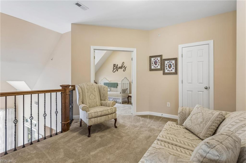Photo 25 of 40 residential for sale in York County virginia