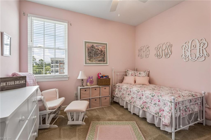 Photo 30 of 40 residential for sale in York County virginia