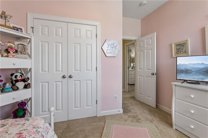Photo 31 of 40 residential for sale in York County virginia