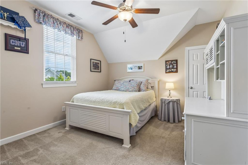 Photo 32 of 40 residential for sale in York County virginia