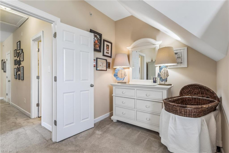 Photo 33 of 40 residential for sale in York County virginia