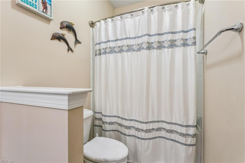 Photo 35 of 40 residential for sale in York County virginia