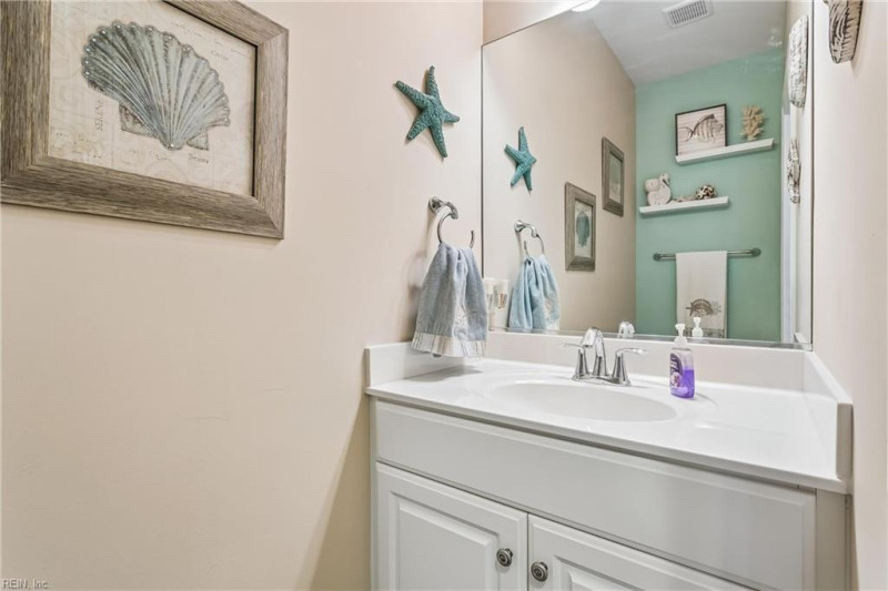 Photo 5 of 40 residential for sale in York County virginia