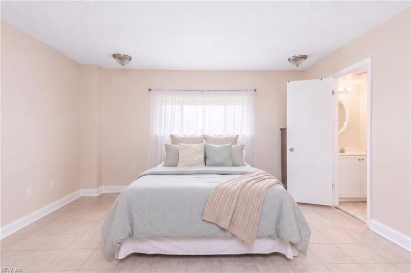 Photo 5 of 20 residential for sale in Norfolk virginia