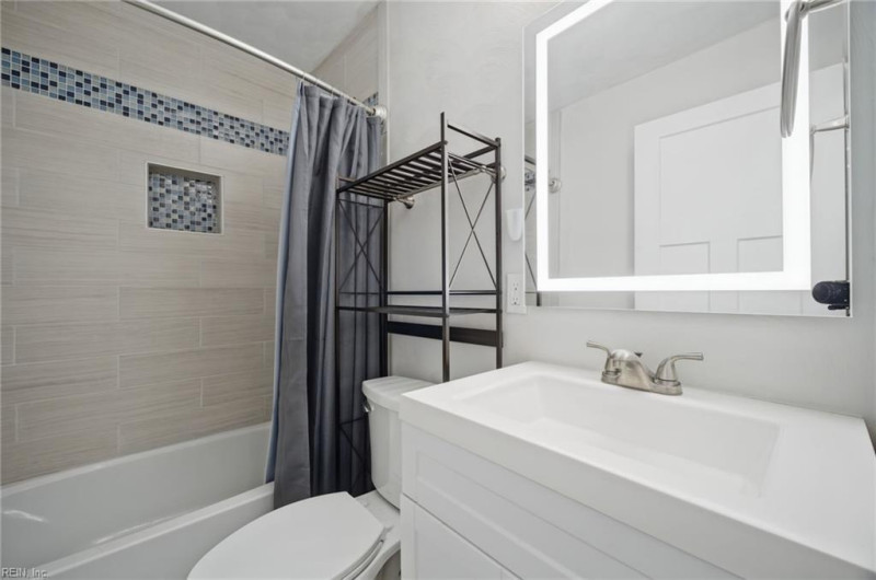 Photo 17 of 41 residential for sale in Norfolk virginia