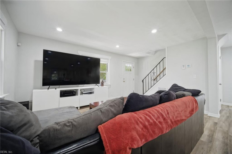 Photo 18 of 41 residential for sale in Norfolk virginia