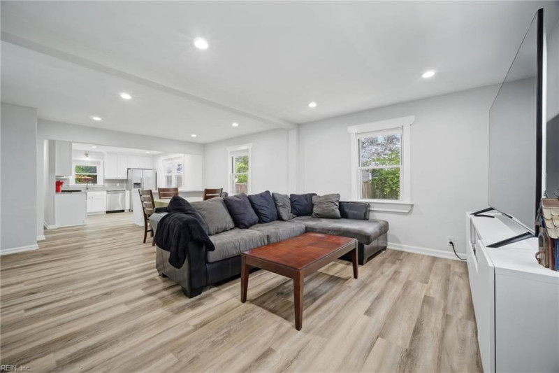 Photo 3 of 41 residential for sale in Norfolk virginia