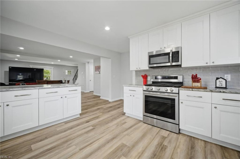 Photo 6 of 41 residential for sale in Norfolk virginia