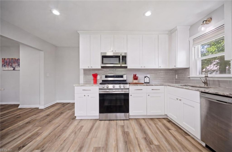 Photo 8 of 41 residential for sale in Norfolk virginia