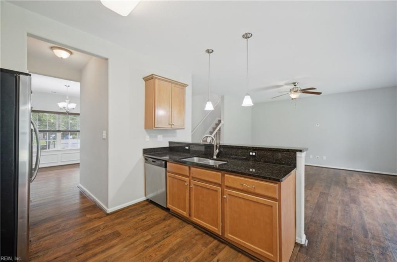 Photo 11 of 35 residential for sale in Chesapeake virginia