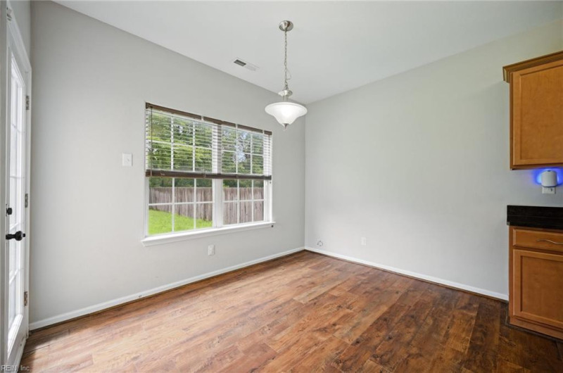 Photo 13 of 35 residential for sale in Chesapeake virginia