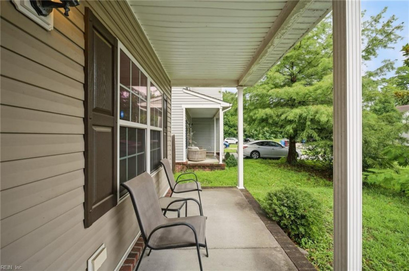 Photo 4 of 35 residential for sale in Chesapeake virginia