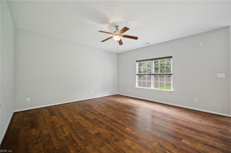 Photo 6 of 35 residential for sale in Chesapeake virginia