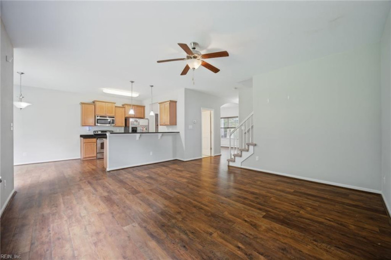 Photo 7 of 35 residential for sale in Chesapeake virginia