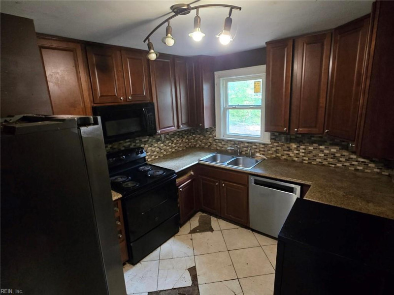 Photo 2 of 11 residential for sale in Norfolk virginia