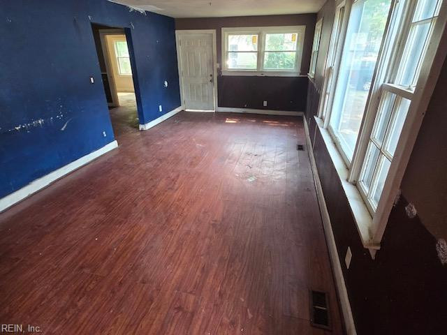 Photo 6 of 11 residential for sale in Norfolk virginia
