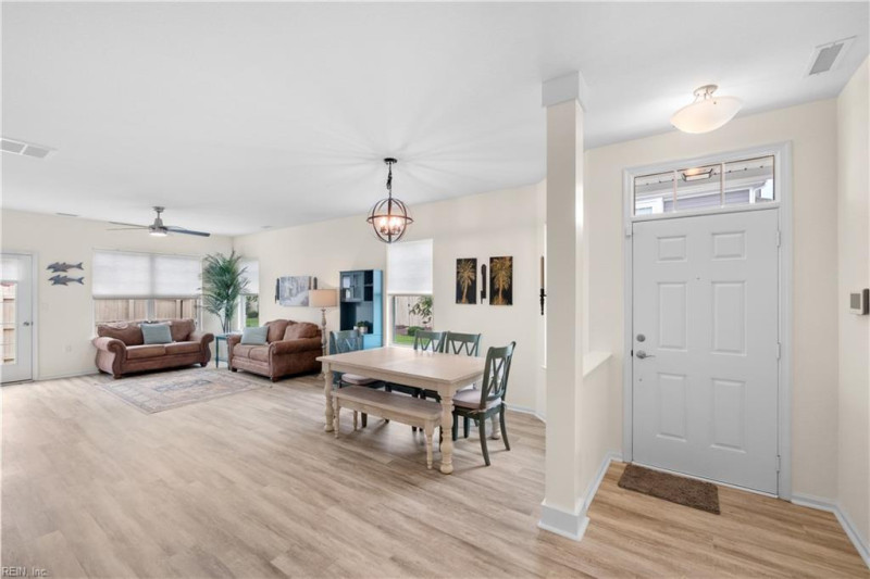 Photo 11 of 35 residential for sale in Chesapeake virginia