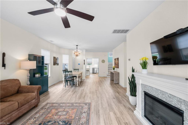 Photo 14 of 35 residential for sale in Chesapeake virginia