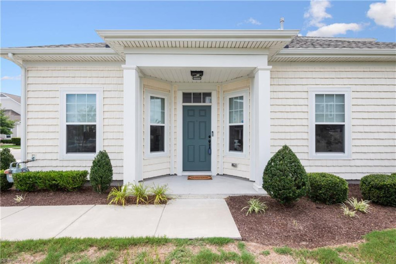 Photo 4 of 35 residential for sale in Chesapeake virginia