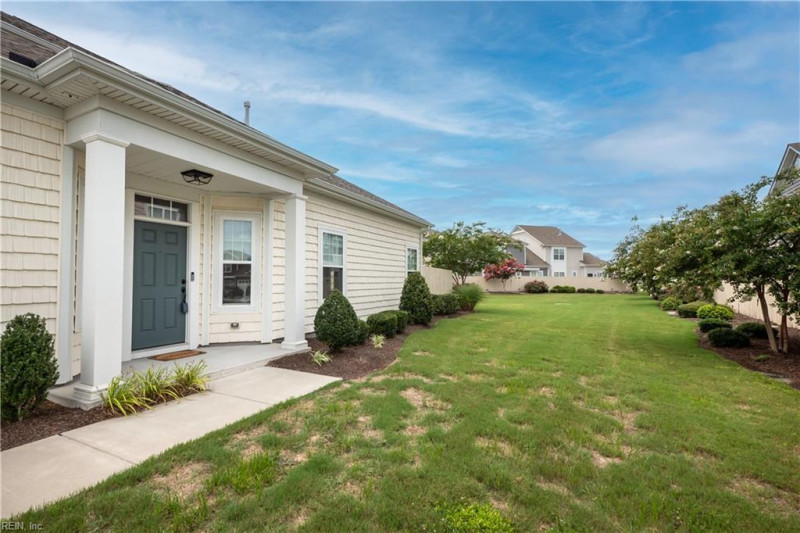Photo 5 of 35 residential for sale in Chesapeake virginia