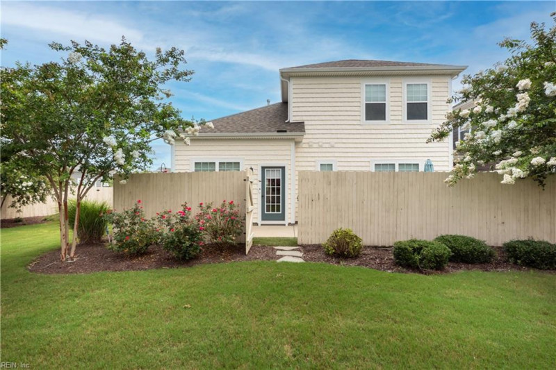 Photo 9 of 35 residential for sale in Chesapeake virginia
