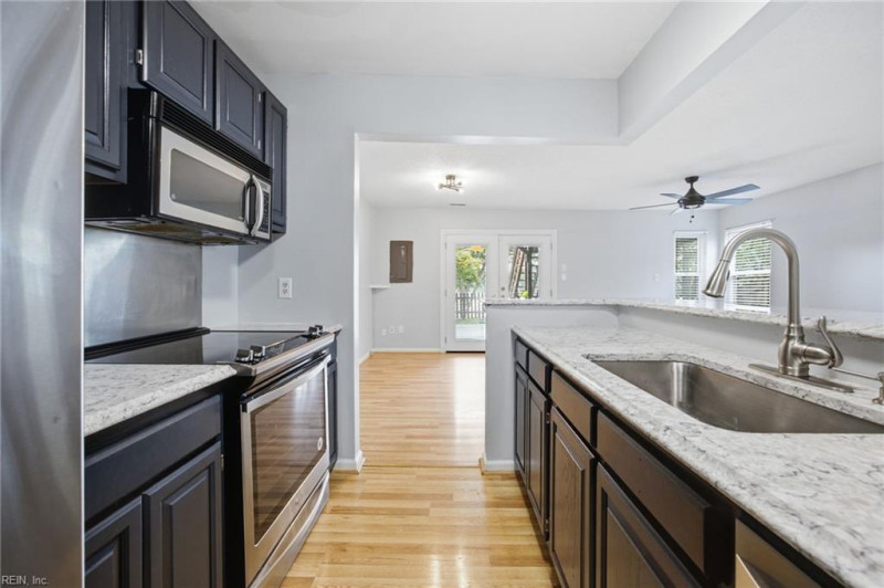 Photo 12 of 36 residential for sale in Virginia Beach virginia