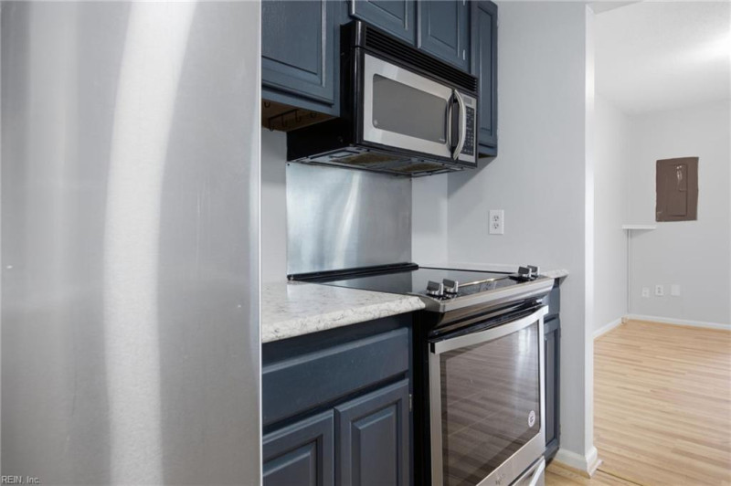 Photo 14 of 36 residential for sale in Virginia Beach virginia