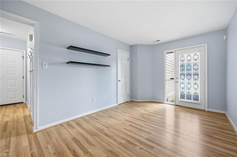 Photo 15 of 36 residential for sale in Virginia Beach virginia