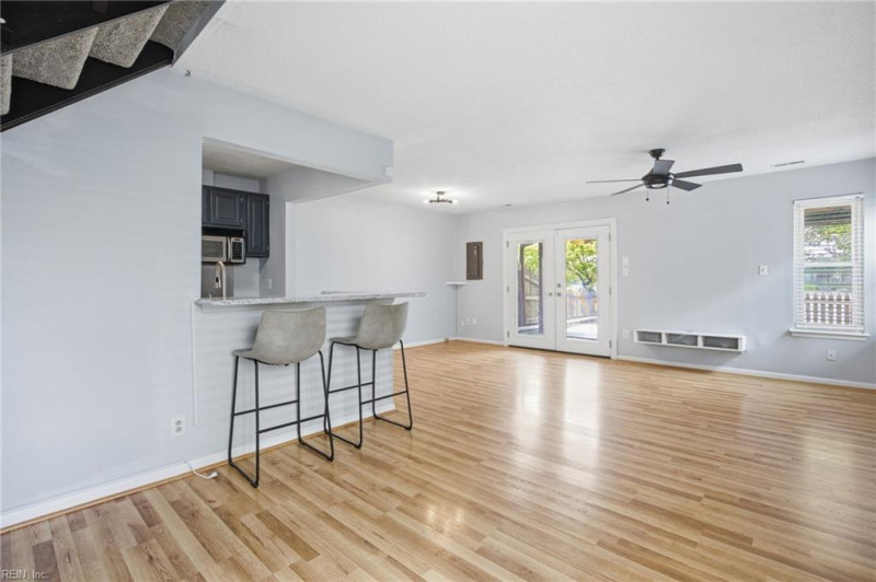 Photo 4 of 36 residential for sale in Virginia Beach virginia