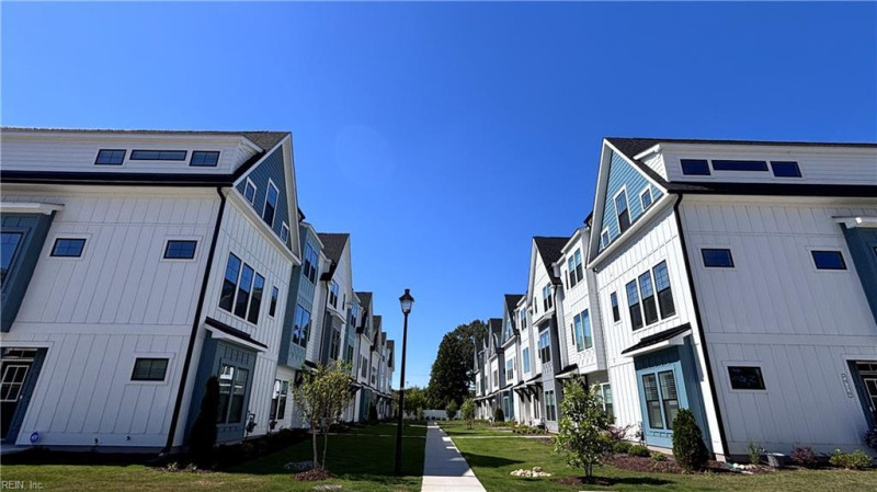 Photo 2 of 15 residential for sale in Chesapeake virginia