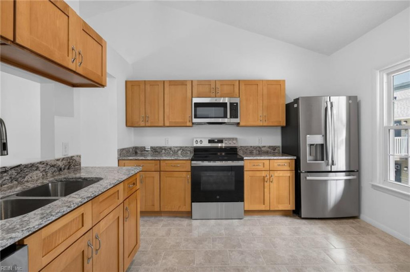 Photo 4 of 22 residential for sale in Virginia Beach virginia