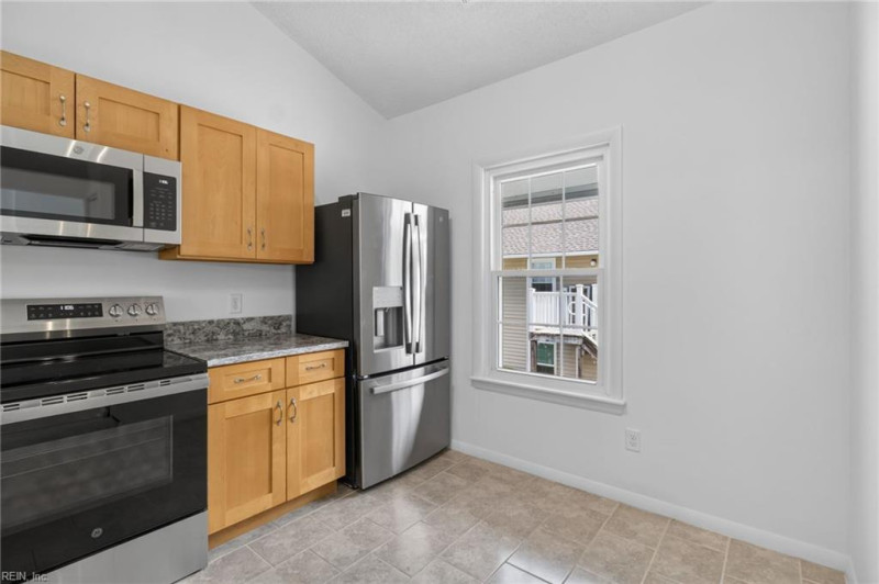 Photo 5 of 22 residential for sale in Virginia Beach virginia