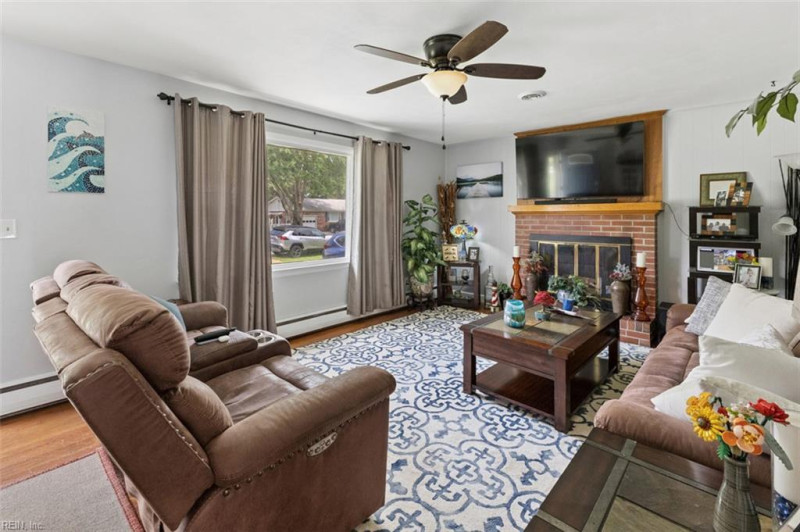 Photo 12 of 50 residential for sale in Chesapeake virginia