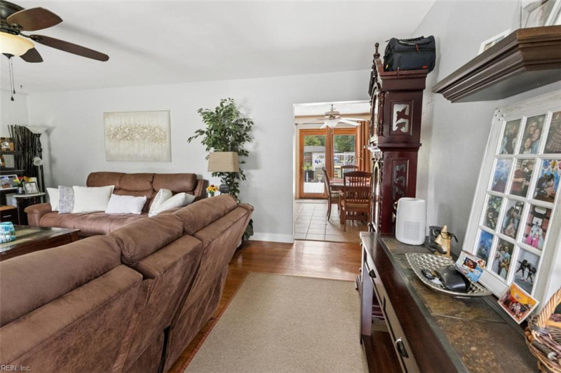 Photo 14 of 50 residential for sale in Chesapeake virginia