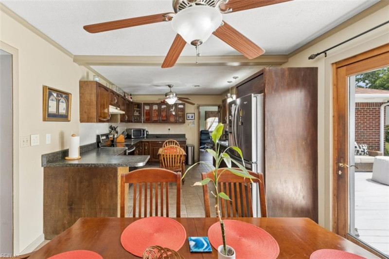 Photo 20 of 50 residential for sale in Chesapeake virginia