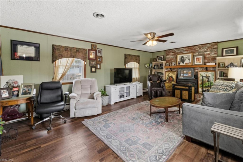Photo 22 of 50 residential for sale in Chesapeake virginia