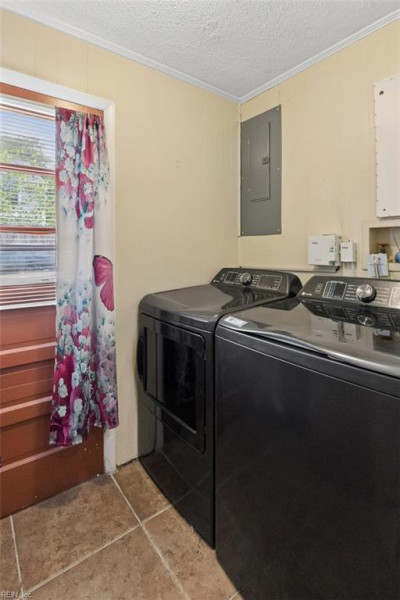 Photo 25 of 50 residential for sale in Chesapeake virginia