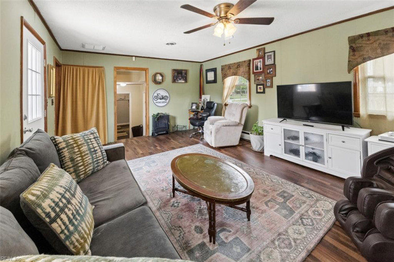 Photo 29 of 50 residential for sale in Chesapeake virginia