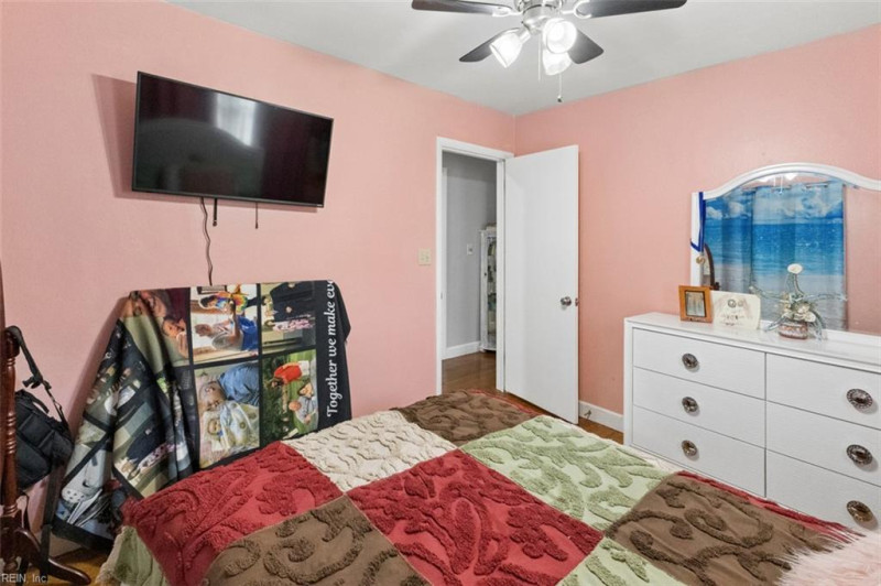 Photo 33 of 50 residential for sale in Chesapeake virginia