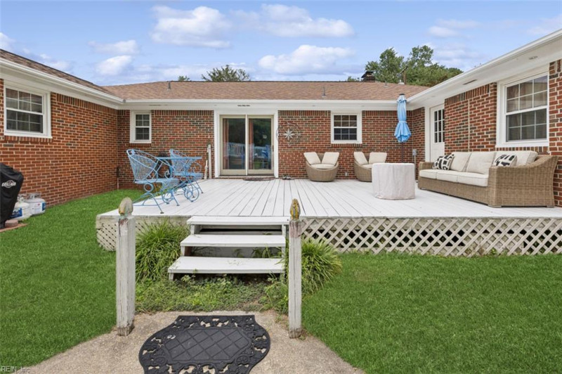Photo 4 of 50 residential for sale in Chesapeake virginia