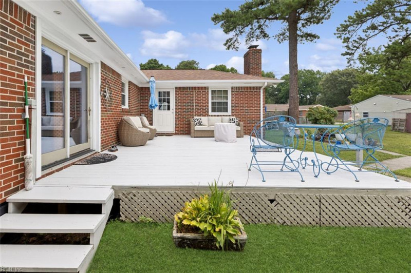 Photo 5 of 50 residential for sale in Chesapeake virginia
