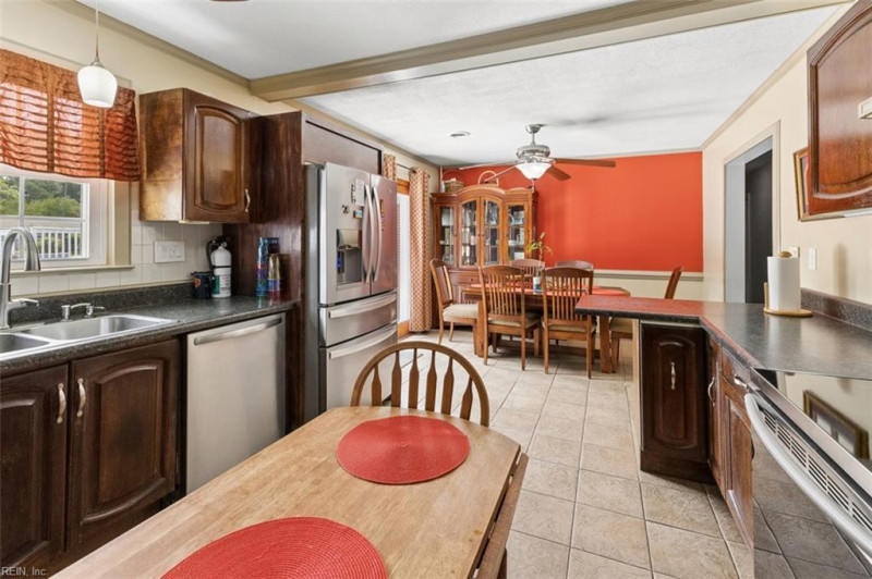 Photo 6 of 50 residential for sale in Chesapeake virginia
