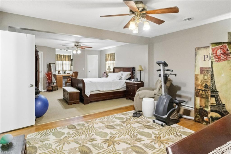 Photo 8 of 50 residential for sale in Chesapeake virginia