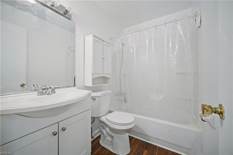 Photo 17 of 24 residential for sale in Virginia Beach virginia