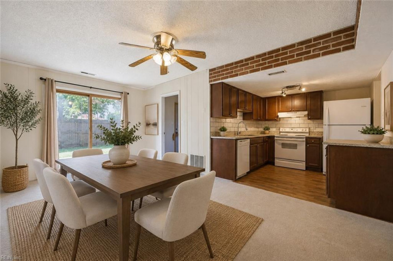 Photo 5 of 24 residential for sale in Virginia Beach virginia