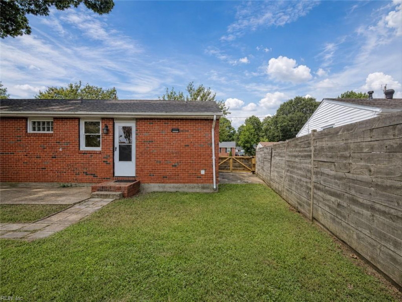 Photo 23 of 25 residential for sale in Chesapeake virginia Photo 23 of 25 residential for sale in Chesapeake virginia