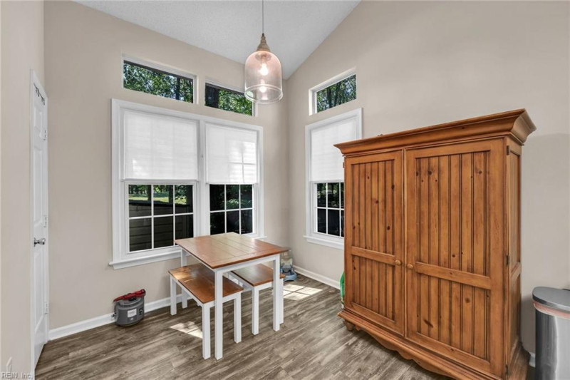 Photo 11 of 40 residential for sale in Chesapeake virginia