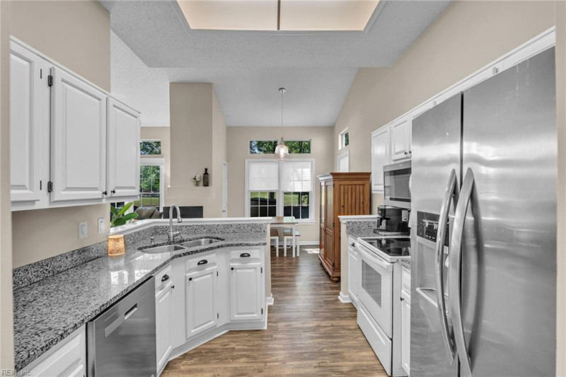 Photo 13 of 40 residential for sale in Chesapeake virginia