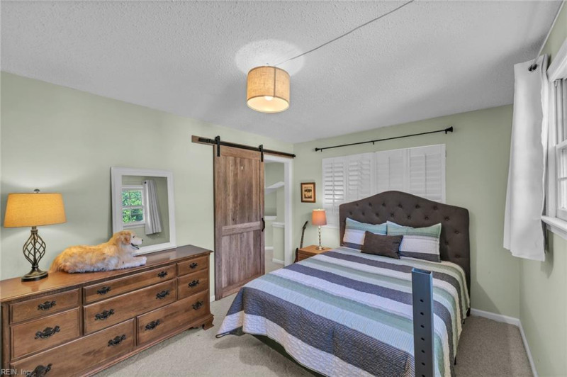Photo 20 of 40 residential for sale in Chesapeake virginia