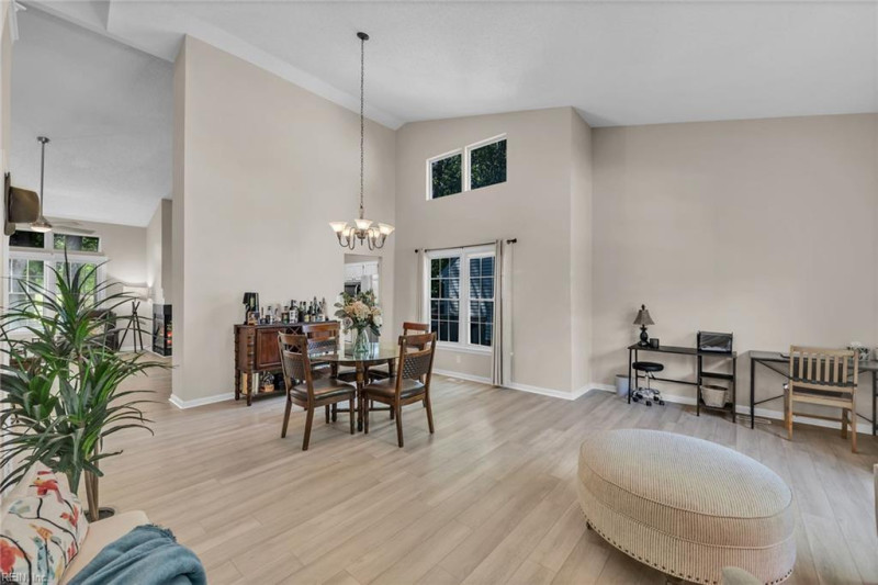 Photo 3 of 40 residential for sale in Chesapeake virginia